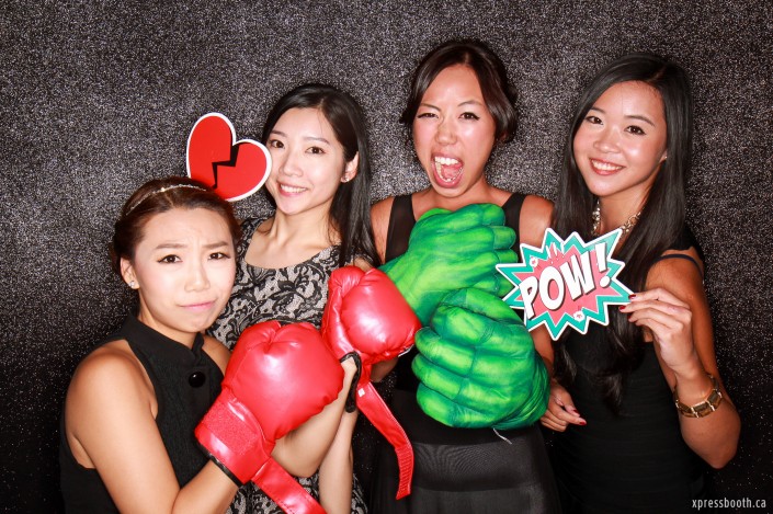 Four ladies with boxing and hulk gloves